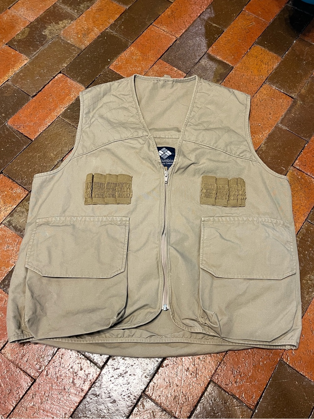 Columbia MEN LARGE canvas hunting vest khaki 3088